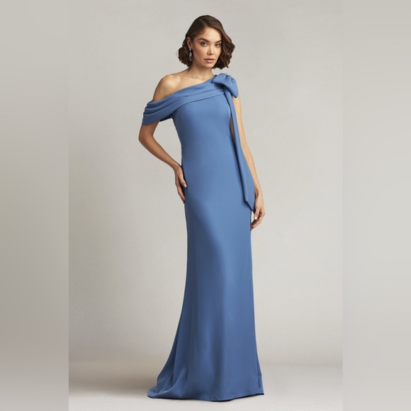 Tadashi Shoji Dresses & Skirts - CASSIA BOW-SHOULDER CREPE GOWN